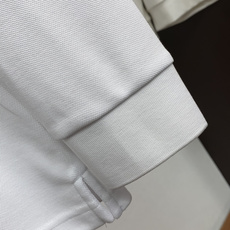 巴宝莉 2026秋冬新品 BURBERRY战马刺绣桑蚕丝双面珠地长袖Polo 甄选高定桑蚕丝混纺双面珠地面料,将桑蚕丝的 巴宝莉 2026秋冬新品 BURBERRY战马刺绣桑蚕丝双面珠地长袖Polo 甄选高定桑蚕丝混纺双面珠地面料,将桑蚕丝的