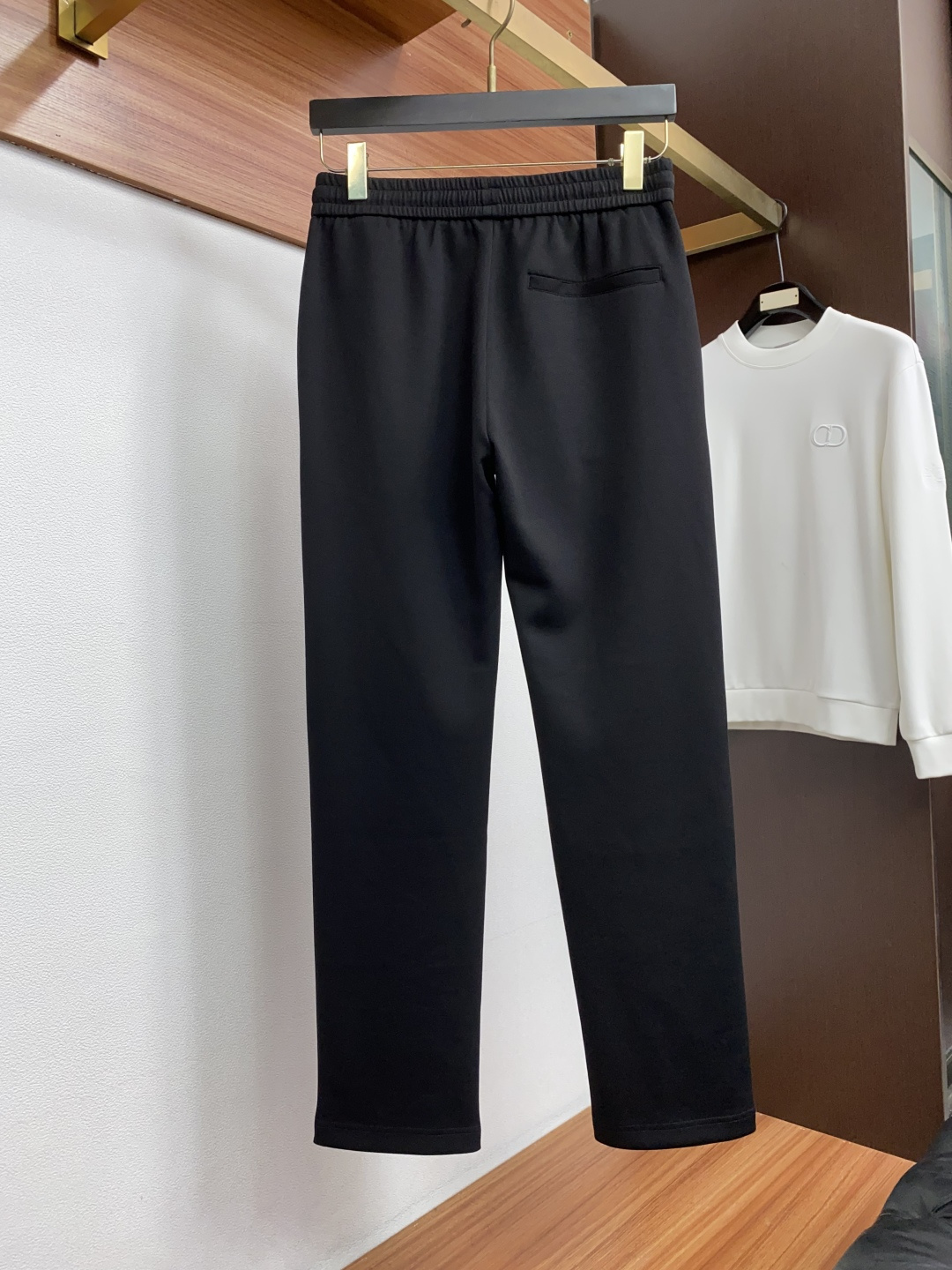 프라다 자수 장식 스트레이트 레그 남성 바지 상세 이미지 9