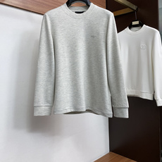 普拉达 PRADA26秋冬爆款打底衫 男士简约圆领长袖针织打底,合身微宽松版型。秋冬高品质刚需打底,甄选驼绒蚕丝双料混纺 普拉达 PRADA26秋冬爆款打底衫 男士简约圆领长袖针织打底,合身微宽松版型。秋冬高品质刚需打底,甄选驼绒蚕丝双料混纺