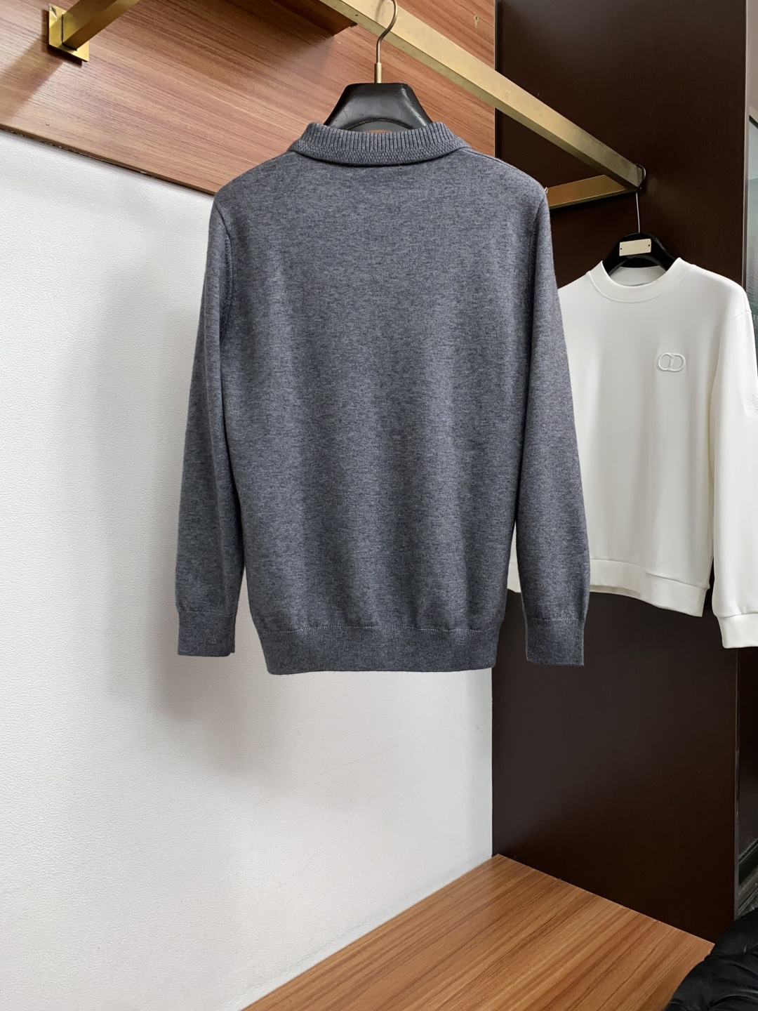 Loro Piana 诺悠翩雅 秋冬新款简约百搭款翻领羊毛混纺长袖毛衣 精致工艺专柜面料，顶级元素融合打造，潮男时尚，无
