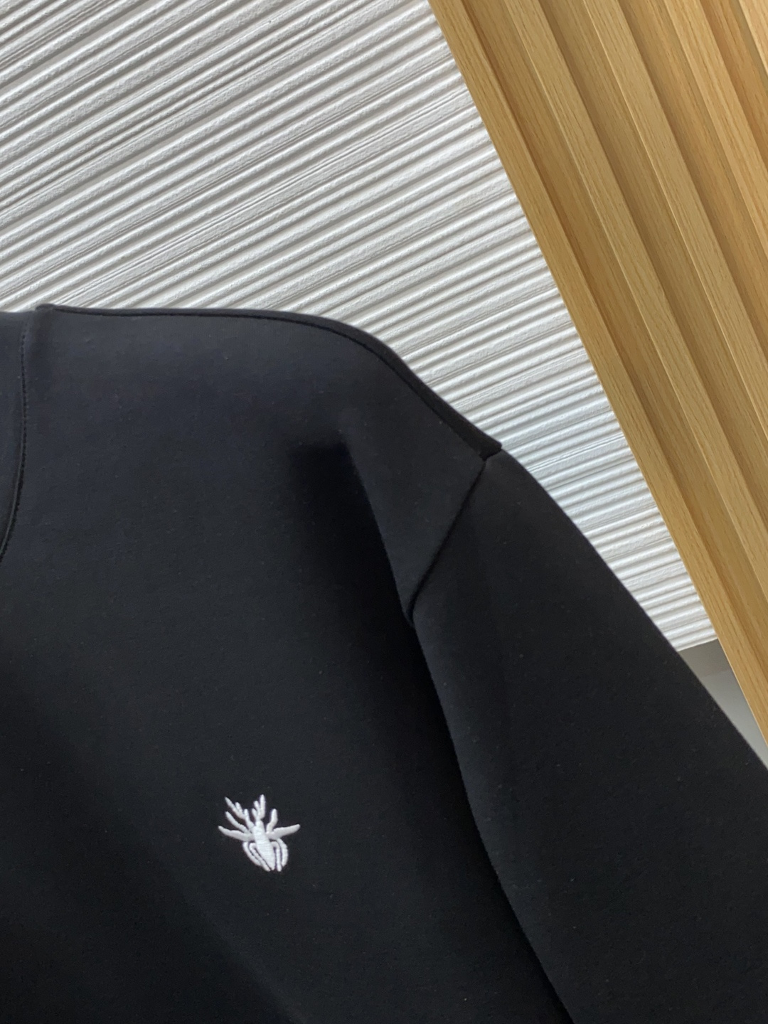 迪奥 xs-L 秋冬新品，男士基础款圆领长袖T恤打底衫！贸易公司渠道稀出，同步GW发售，选用客供进口26S双纱纯棉材质制