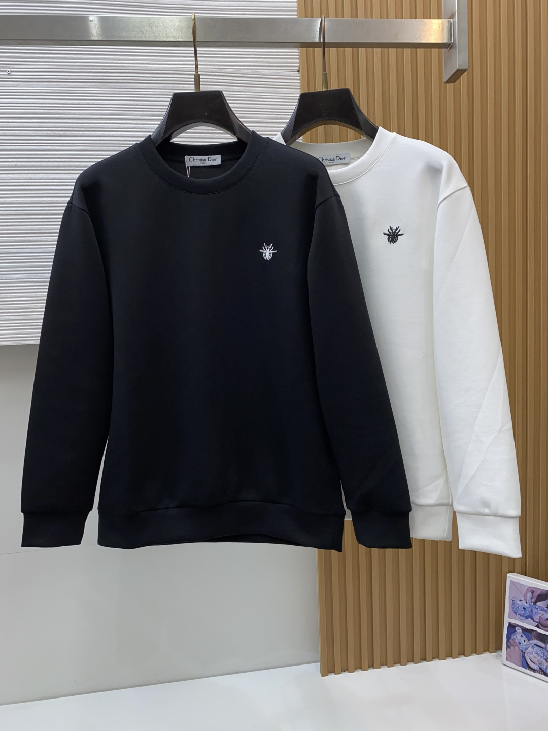 迪奥 xs-L 秋冬新品，男士基础款圆领长袖T恤打底衫！贸易公司渠道稀出，同步GW发售，选用客供进口26S双纱纯棉材质制
