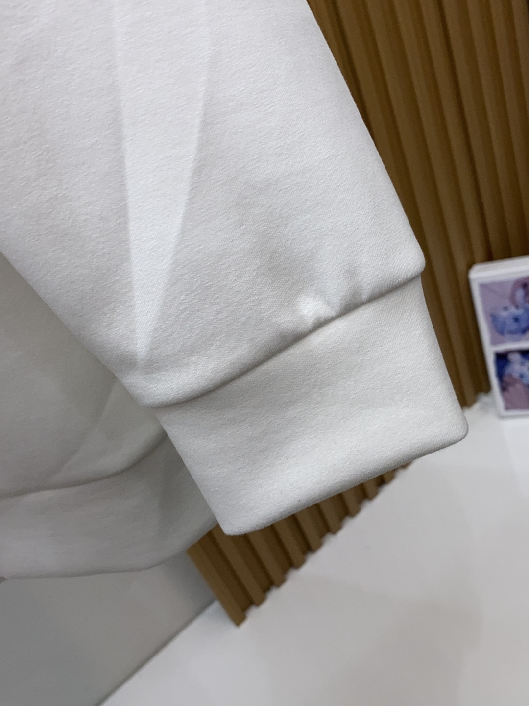 迪奥 xs-L 秋冬新品，男士基础款圆领长袖T恤打底衫！贸易公司渠道稀出，同步GW发售，选用客供进口26S双纱纯棉材质制
