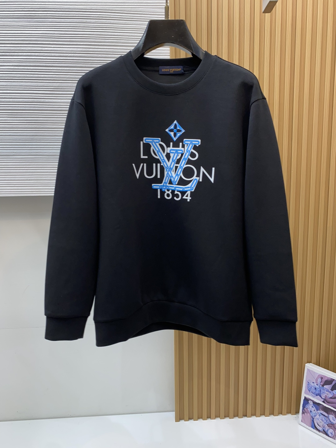 1v 路易威登 xs-L 秋冬新品，男士基础款圆领长袖T恤打底衫！贸易公司渠道稀出，同步GW发售，选用客供进口26S双纱