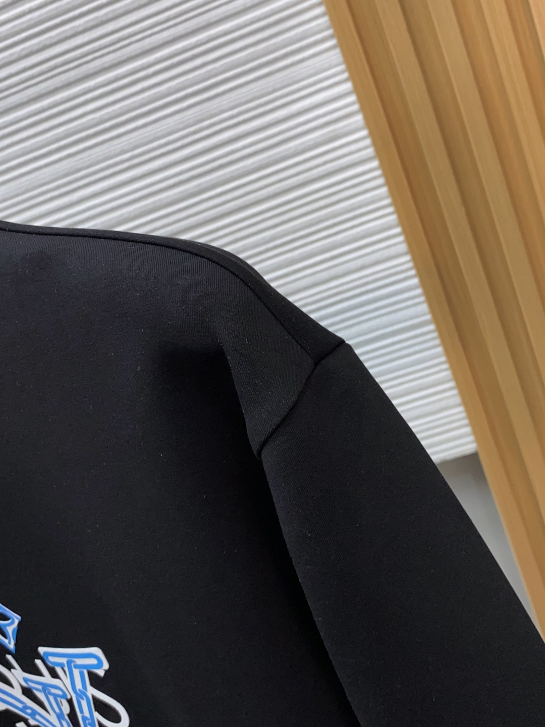 1v 路易威登 xs-L 秋冬新品，男士基础款圆领长袖T恤打底衫！贸易公司渠道稀出，同步GW发售，选用客供进口26S双纱