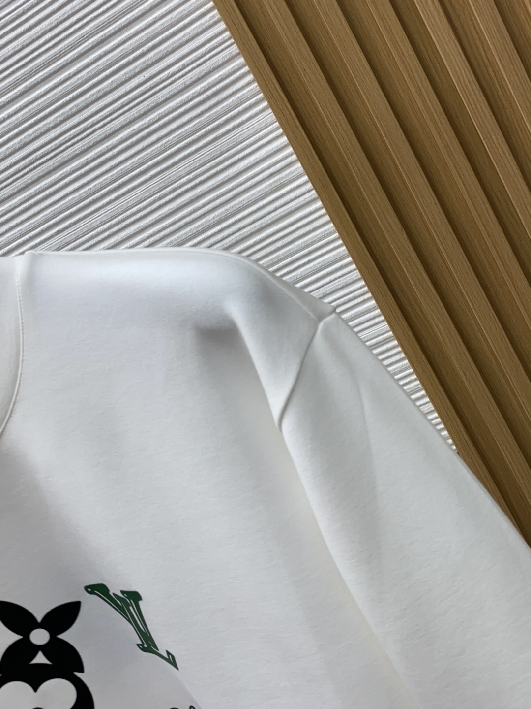 1v 路易威登 xs-L 秋冬新品，男士基础款圆领长袖T恤打底衫！贸易公司渠道稀出，同步GW发售，选用客供进口26S双纱