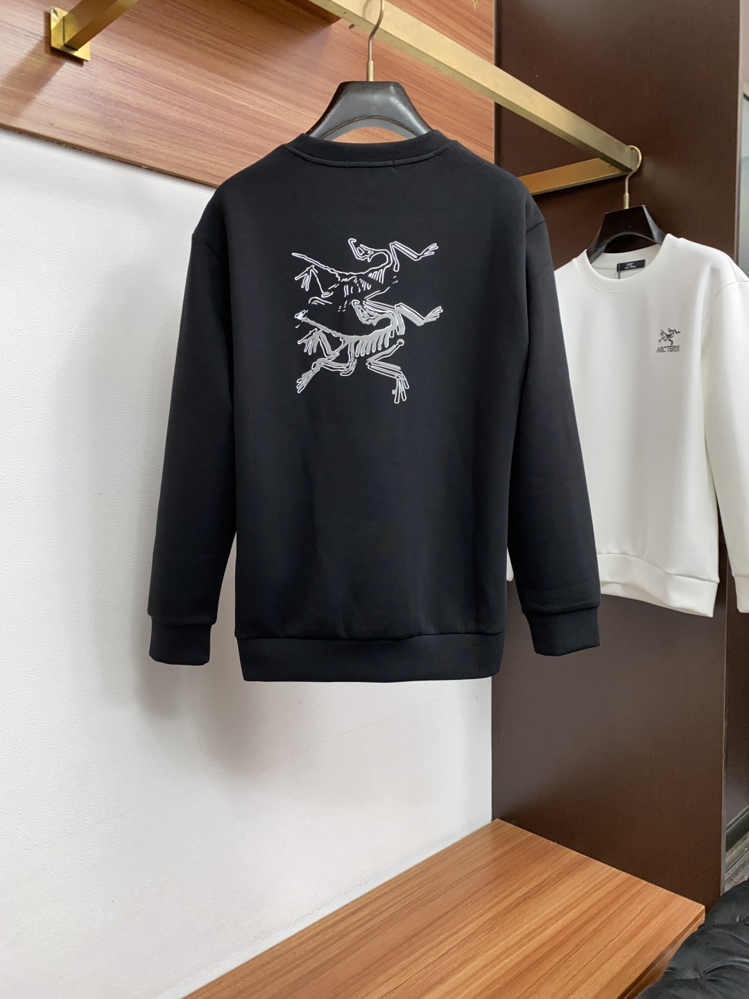 始祖鸟 xs-L 秋冬新品,男士基础款圆领长袖T恤打底衫!贸易公司渠道稀出,同步GW发售,选用客供进口26S双纱纯棉材质 始祖鸟 xs-L 秋冬新品,男士基础款圆领长袖T恤打底衫!贸易公司渠道稀出,同步GW发售,选用客供进口26S双纱纯棉材质