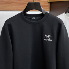 始祖鸟 xs-L 秋冬新品,男士基础款圆领长袖T恤打底衫!贸易公司渠道稀出,同步GW发售,选用客供进口26S双纱纯棉材质 始祖鸟 xs-L 秋冬新品,男士基础款圆领长袖T恤打底衫!贸易公司渠道稀出,同步GW发售,选用客供进口26S双纱纯棉材质