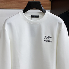 始祖鸟 xs-L 秋冬新品,男士基础款圆领长袖T恤打底衫!贸易公司渠道稀出,同步GW发售,选用客供进口26S双纱纯棉材质 始祖鸟 xs-L 秋冬新品,男士基础款圆领长袖T恤打底衫!贸易公司渠道稀出,同步GW发售,选用客供进口26S双纱纯棉材质