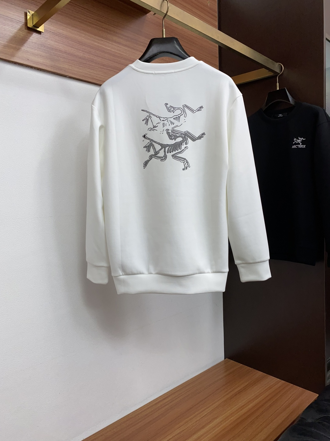 始祖鸟 xs-L 秋冬新品,男士基础款圆领长袖T恤打底衫!贸易公司渠道稀出,同步GW发售,选用客供进口26S双纱纯棉材质 始祖鸟 xs-L 秋冬新品,男士基础款圆领长袖T恤打底衫!贸易公司渠道稀出,同步GW发售,选用客供进口26S双纱纯棉材质