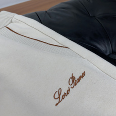 Loro Piana 诺悠翩雅 最新款羊毛混纺直筒休闲裤 秋冬最新款上身版型无敌正! 绝对可以闭眼收的一款 此款裤子非常 Loro Piana 诺悠翩雅 最新款羊毛混纺直筒休闲裤 秋冬最新款上身版型无敌正! 绝对可以闭眼收的一款 此款裤子非常