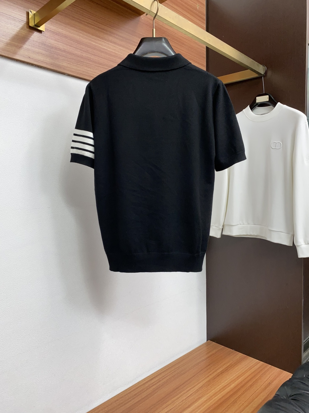 TB 尺码M-3xL 2026秋冬翻领短袖羊毛衫 成分 羊毛混纺 工艺 齐脚针织 老钱风 视觉主调,休闲时尚款式 功能 TB 尺码M-3xL 2026秋冬翻领短袖羊毛衫 成分 羊毛混纺 工艺 齐脚针织 老钱风 视觉主调,休闲时尚款式 功能