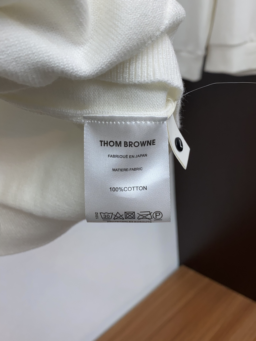 TB 尺码M-3xL 2026秋冬翻领短袖羊毛衫 成分 羊毛混纺 工艺 齐脚针织 老钱风 视觉主调,休闲时尚款式 功能 TB 尺码M-3xL 2026秋冬翻领短袖羊毛衫 成分 羊毛混纺 工艺 齐脚针织 老钱风 视觉主调,休闲时尚款式 功能