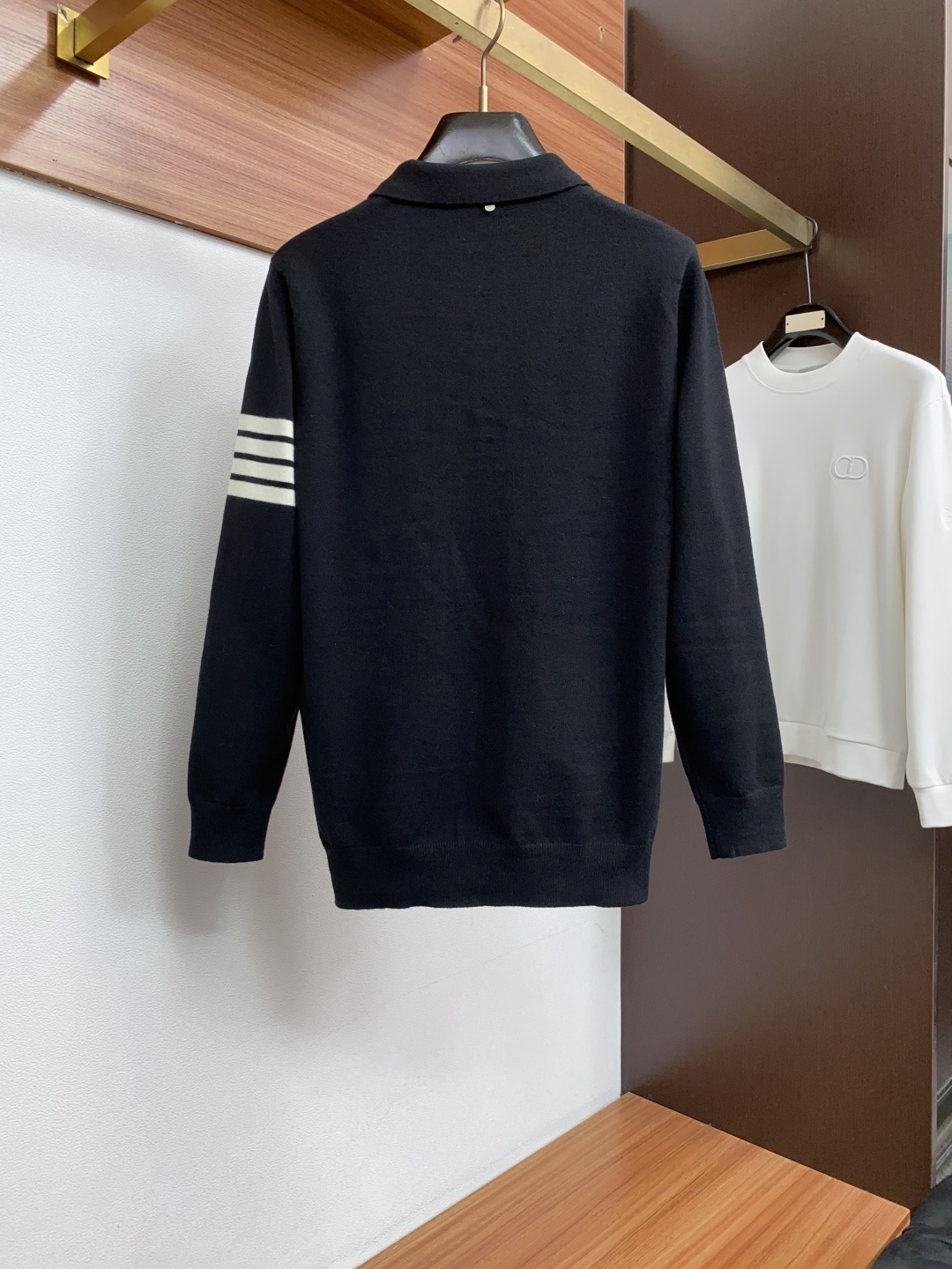 TB 尺码M-3xL 2026秋冬翻领长袖羊毛衫 成分 羊毛混纺 工艺 齐脚针织 老钱风 视觉主调,休闲时尚款式 功能 TB 尺码M-3xL 2026秋冬翻领长袖羊毛衫 成分 羊毛混纺 工艺 齐脚针织 老钱风 视觉主调,休闲时尚款式 功能