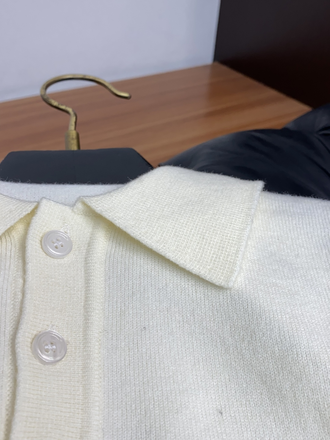 TB 尺码M-3xL 2026秋冬翻领长袖羊毛衫 成分 羊毛混纺 工艺 齐脚针织 老钱风 视觉主调,休闲时尚款式 功能 TB 尺码M-3xL 2026秋冬翻领长袖羊毛衫 成分 羊毛混纺 工艺 齐脚针织 老钱风 视觉主调,休闲时尚款式 功能