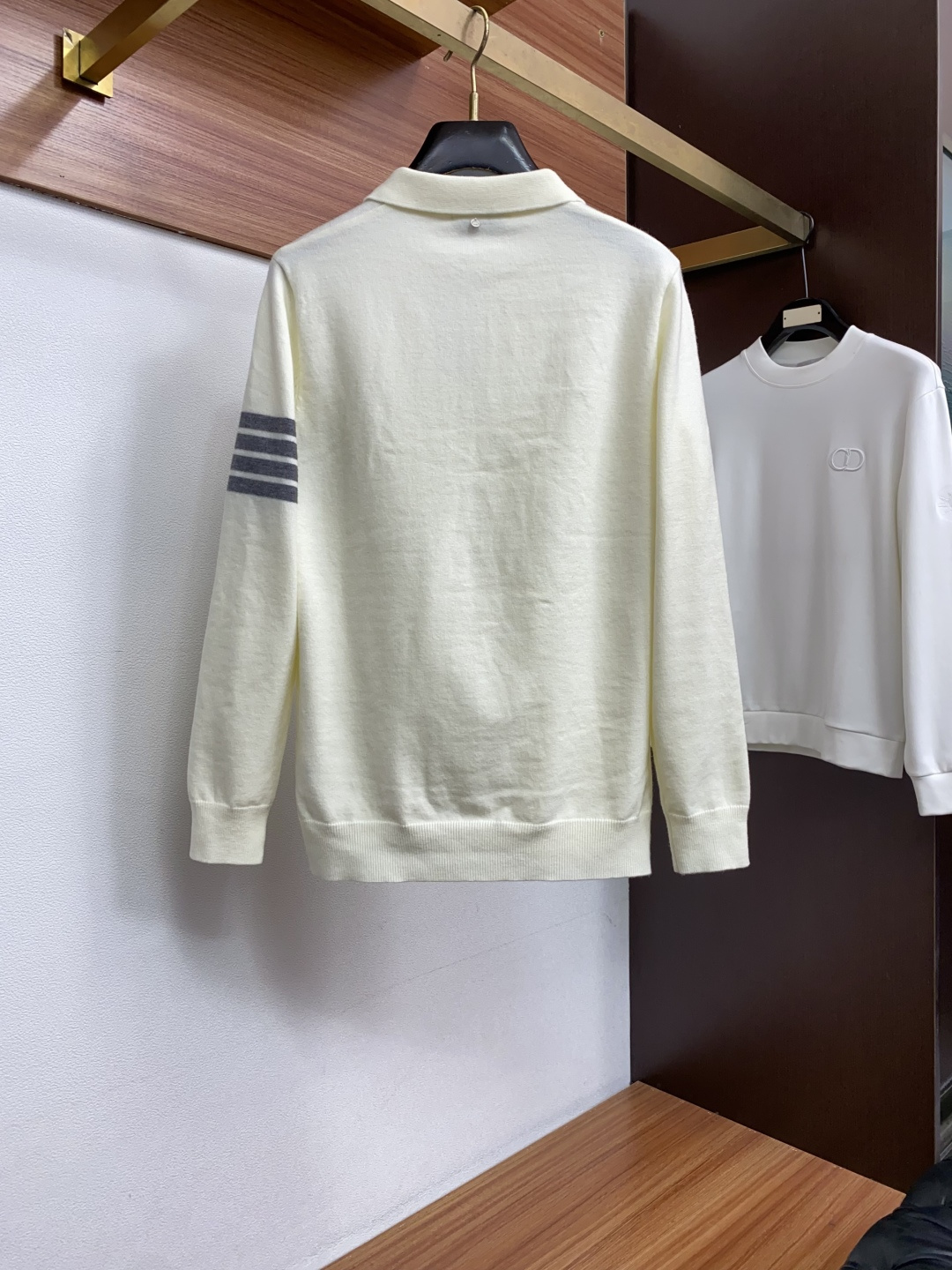 TB 尺码M-3xL 2026秋冬翻领长袖羊毛衫 成分 羊毛混纺 工艺 齐脚针织 老钱风 视觉主调,休闲时尚款式 功能 TB 尺码M-3xL 2026秋冬翻领长袖羊毛衫 成分 羊毛混纺 工艺 齐脚针织 老钱风 视觉主调,休闲时尚款式 功能