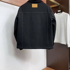 1v 路易威登 秋冬男士商务翻领时尚羽绒服 定制羊毛面料 超有设计斜坑条纹翻领 轻奢时尚休闲风格,轻盈保暖柔软!低调系 1v 路易威登 秋冬男士商务翻领时尚羽绒服 定制羊毛面料 超有设计斜坑条纹翻领 轻奢时尚休闲风格,轻盈保暖柔软!低调系