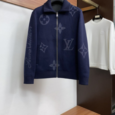 1v 路易威登 最新设计款 2026ss 家新款羊毛针织 夹克外套,秀场新品‼品相非常完美,舒适保暖,三标齐全色泽饱满诱 1v 路易威登 最新设计款 2026ss 家新款羊毛针织 夹克外套,秀场新品‼品相非常完美,舒适保暖,三标齐全色泽饱满诱