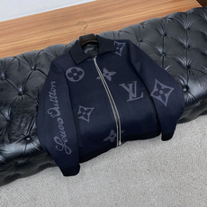 1v 路易威登 最新设计款 2026ss 家新款羊毛针织 夹克外套,秀场新品‼品相非常完美,舒适保暖,三标齐全色泽饱满诱 1v 路易威登 最新设计款 2026ss 家新款羊毛针织 夹克外套,秀场新品‼品相非常完美,舒适保暖,三标齐全色泽饱满诱