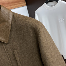 Loro Piana 诺悠翩雅 秋冬男士商务翻领时尚羽绒服 定制羊毛面料 真皮翻领 轻奢时尚休闲风格,轻盈保暖柔软!低 Loro Piana 诺悠翩雅 秋冬男士商务翻领时尚羽绒服 定制羊毛面料 真皮翻领 轻奢时尚休闲风格,轻盈保暖柔软!低