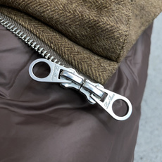 Loro Piana 诺悠翩雅 秋冬男士商务翻领时尚羽绒服 定制羊毛面料 真皮翻领 轻奢时尚休闲风格,轻盈保暖柔软!低 Loro Piana 诺悠翩雅 秋冬男士商务翻领时尚羽绒服 定制羊毛面料 真皮翻领 轻奢时尚休闲风格,轻盈保暖柔软!低