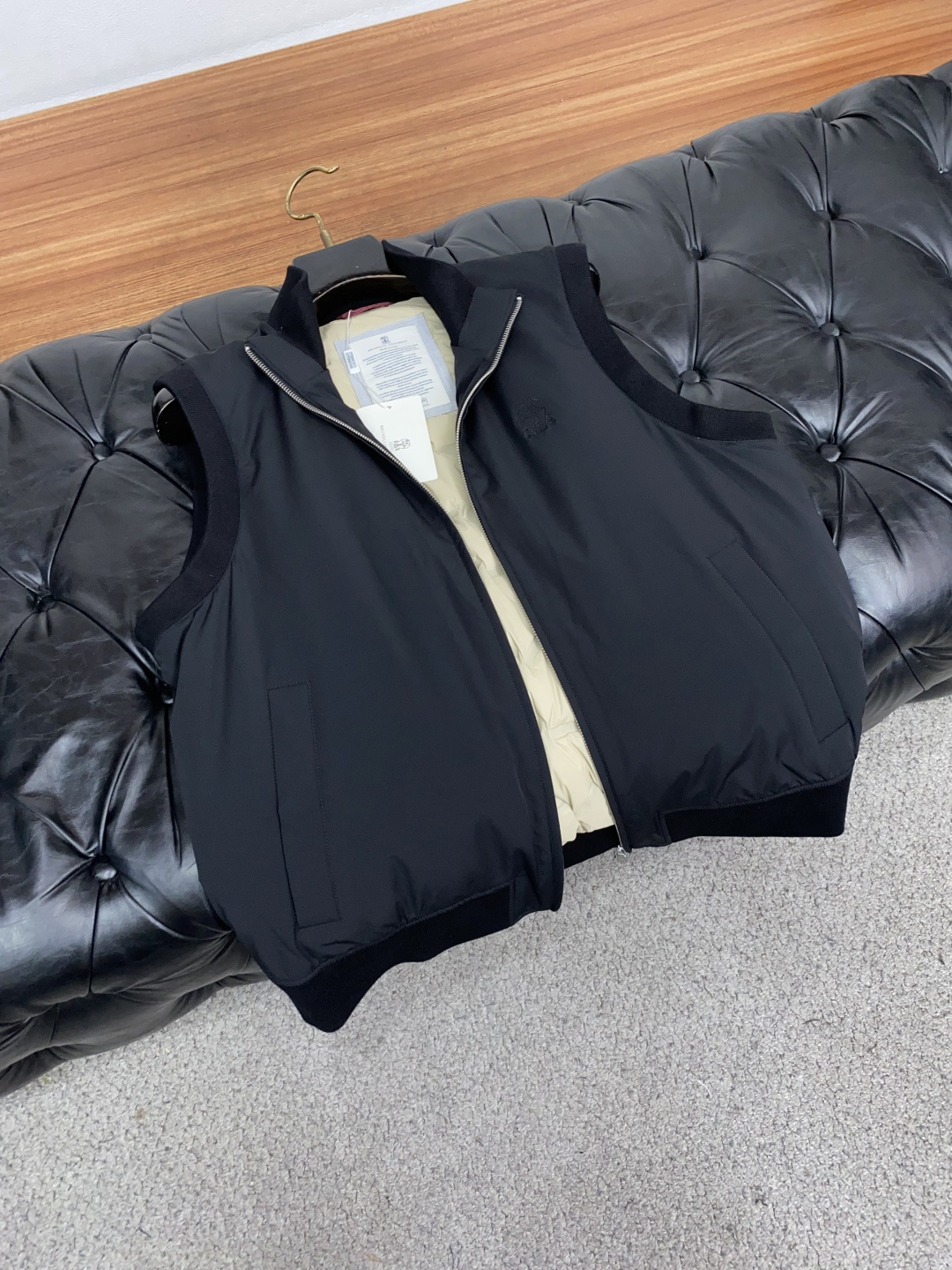 BC 羽绒26秋冬新款羽绒马甲绒 90白鸭绒 一线品牌的要求理念 款式大方时尚 上身有型不会臃肿 超好穿搭而且很实穿 可