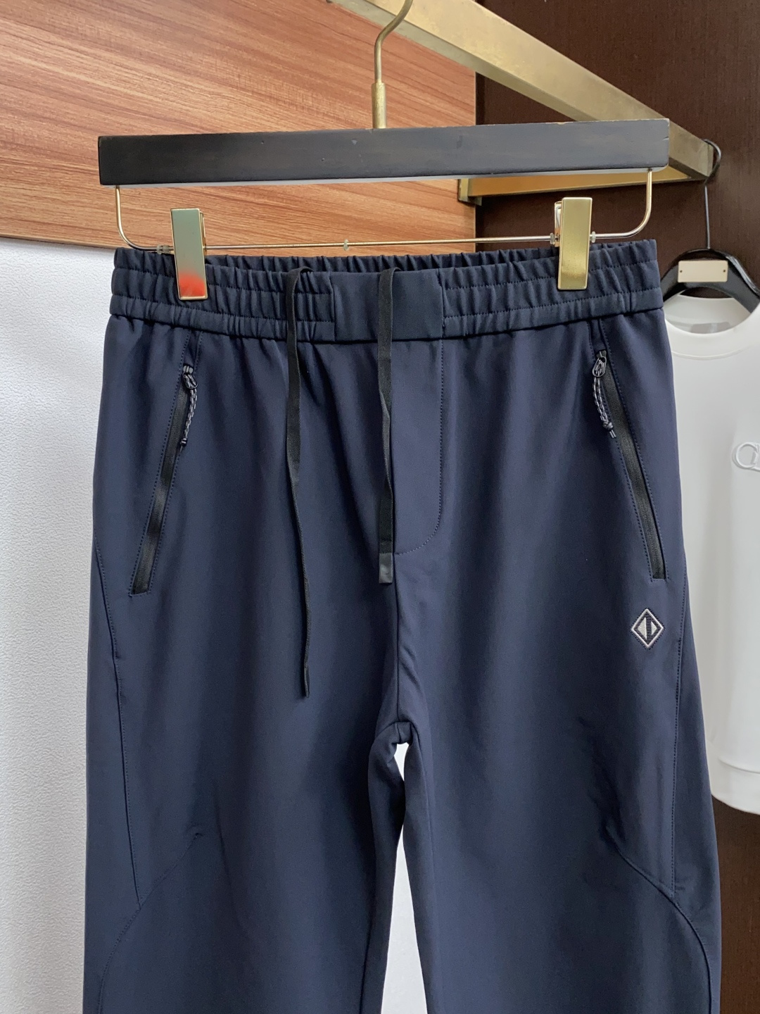 迪奥 M-3xL 最新款户外仿风仿水内里棉感十足 休闲裤 秋冬最新款上身版型无敌正! 绝对可以闭眼收的一款 开眼爱的一款 迪奥 M-3xL 最新款户外仿风仿水内里棉感十足 休闲裤 秋冬最新款上身版型无敌正! 绝对可以闭眼收的一款 开眼爱的一款