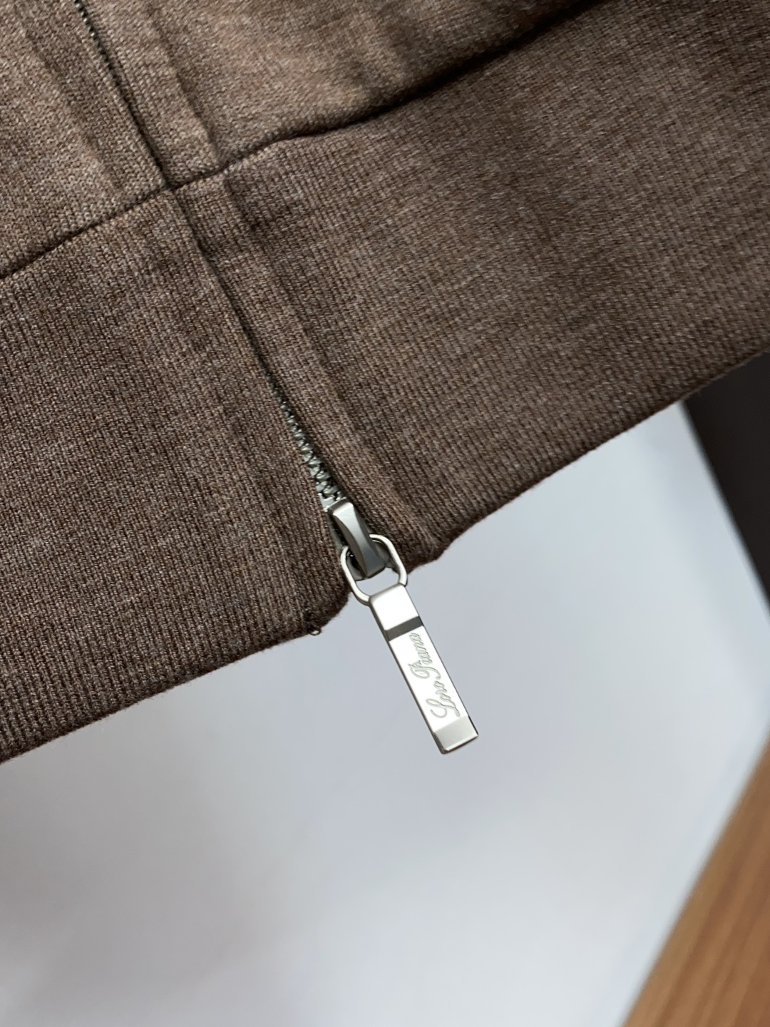 Loro Piana诺悠翩雅 男装【新品】 贸易公司订单 老钱2026S秋冬新品 男士羊毛运动套装‼️ (不拆卖) 意大 Loro Piana诺悠翩雅 男装【新品】 贸易公司订单 老钱2026S秋冬新品 男士羊毛运动套装‼️ (不拆卖) 意大