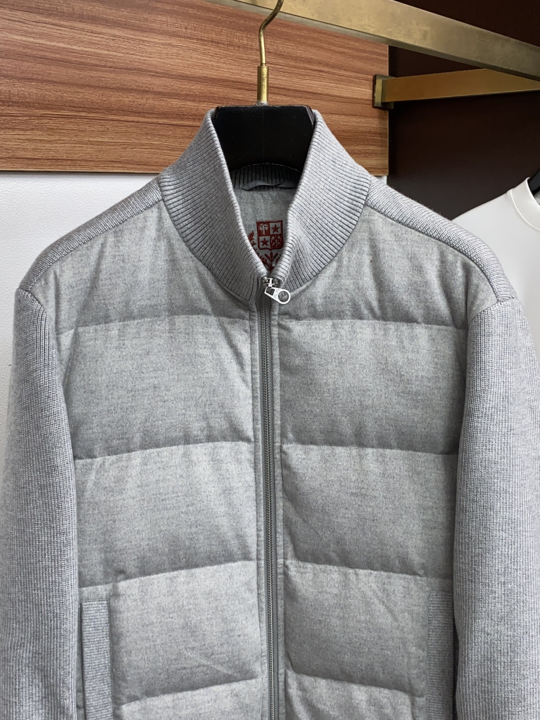 Loro Piana诺悠翩雅 秋冬男士时尚立领羽绒服  定制原版面料 轻奢时尚休闲风格，轻盈保暖柔软！低调系列时尚百搭，