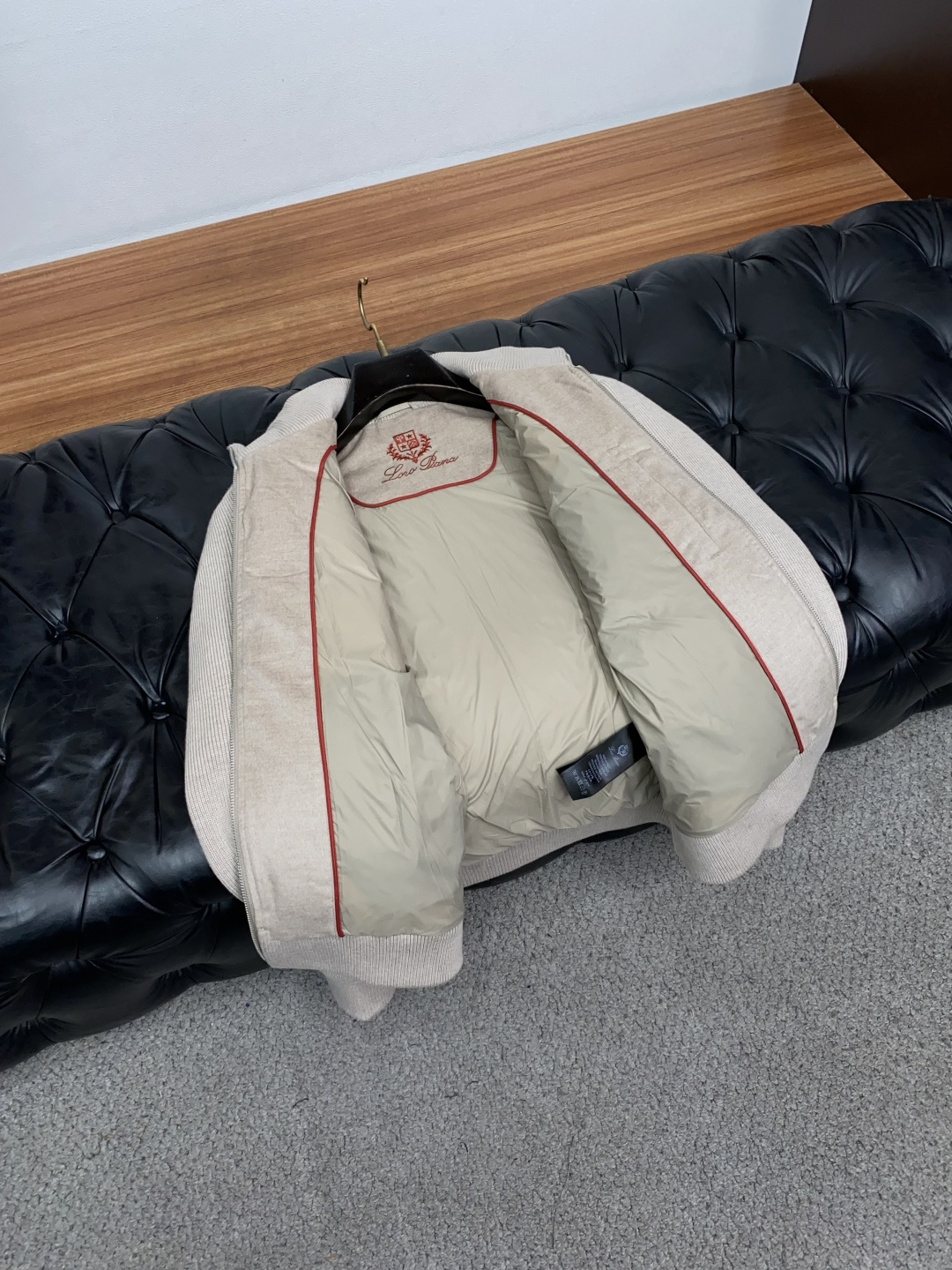 Loro Piana诺悠翩雅 秋冬男士时尚立领羽绒服  定制原版面料 轻奢时尚休闲风格，轻盈保暖柔软！低调系列时尚百搭，