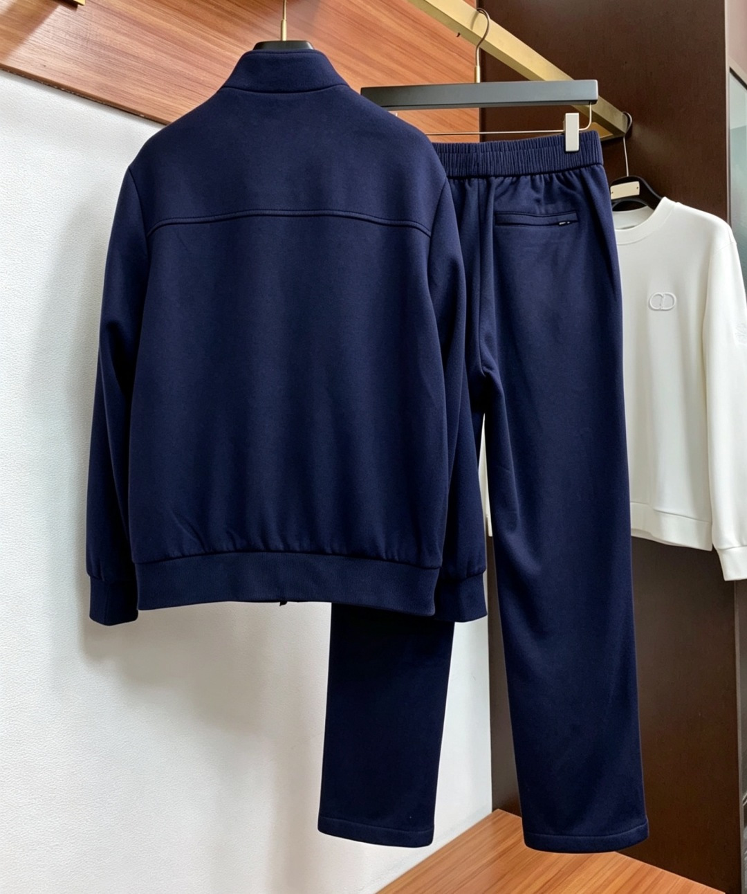 Loro Piana诺悠翩雅 男装【新品】 贸易公司订单 老钱2026S秋冬新品 男士羊毛运动套装‼️ (不拆卖) 意大 Loro Piana诺悠翩雅 男装【新品】 贸易公司订单 老钱2026S秋冬新品 男士羊毛运动套装‼️ (不拆卖) 意大