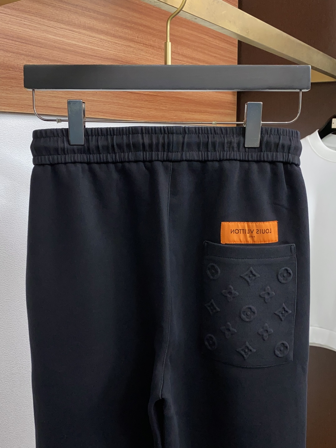 1v 路易威登 M-3xL 最新款秋冬纯棉休闲裤最新款上身版型无敌正!直筒版型 绝对可以闭眼收的一款 此款裤子非常百搭, 1v 路易威登 M-3xL 最新款秋冬纯棉休闲裤最新款上身版型无敌正!直筒版型 绝对可以闭眼收的一款 此款裤子非常百搭,