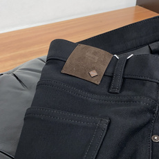 Loro Piana 诺悠翩雅 29-38 2026秋冬新款老钱风直筒 牛仔裤 干净利落剪裁,都市风十足 弹力腰围上身舒 Loro Piana 诺悠翩雅 29-38 2026秋冬新款老钱风直筒 牛仔裤 干净利落剪裁,都市风十足 弹力腰围上身舒