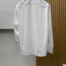 kiton 刺绣长袖衬衫|利落体面,兼顾商务与日常 甄选顺滑高弹面料,触感细腻垂坠有型,抗皱易打理,告别频繁熨烫烦恼。 kiton 刺绣长袖衬衫|利落体面,兼顾商务与日常 甄选顺滑高弹面料,触感细腻垂坠有型,抗皱易打理,告别频繁熨烫烦恼。