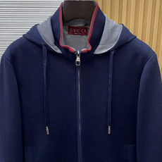 古奇 最新设计款 2026ss 家新款针织 夹克外套,秀场新品‼品相非常完美,舒适保暖,色泽饱满诱人,非常出彩的设计,轻 古奇 最新设计款 2026ss 家新款针织 夹克外套,秀场新品‼品相非常完美,舒适保暖,色泽饱满诱人,非常出彩的设计,轻