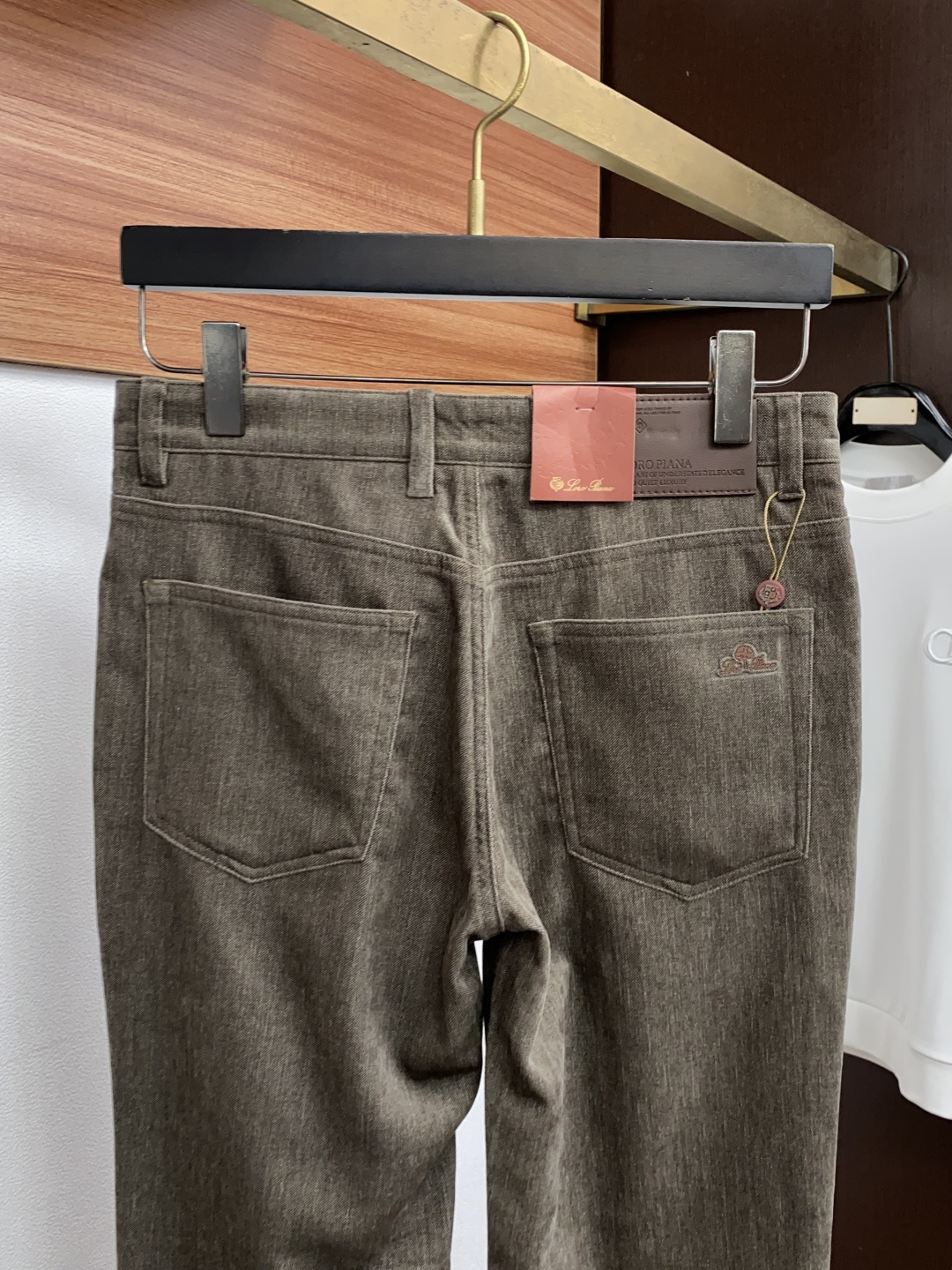 Loro Piana 诺悠翩雅 2026新款休闲西裤！意大利高端品牌 官网同步发售进口定制高端定制面料，触感柔软透气 三