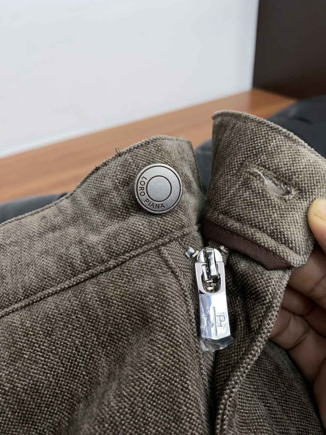 Loro Piana 诺悠翩雅 2026新款休闲西裤！意大利高端品牌 官网同步发售进口定制高端定制面料，触感柔软透气 三