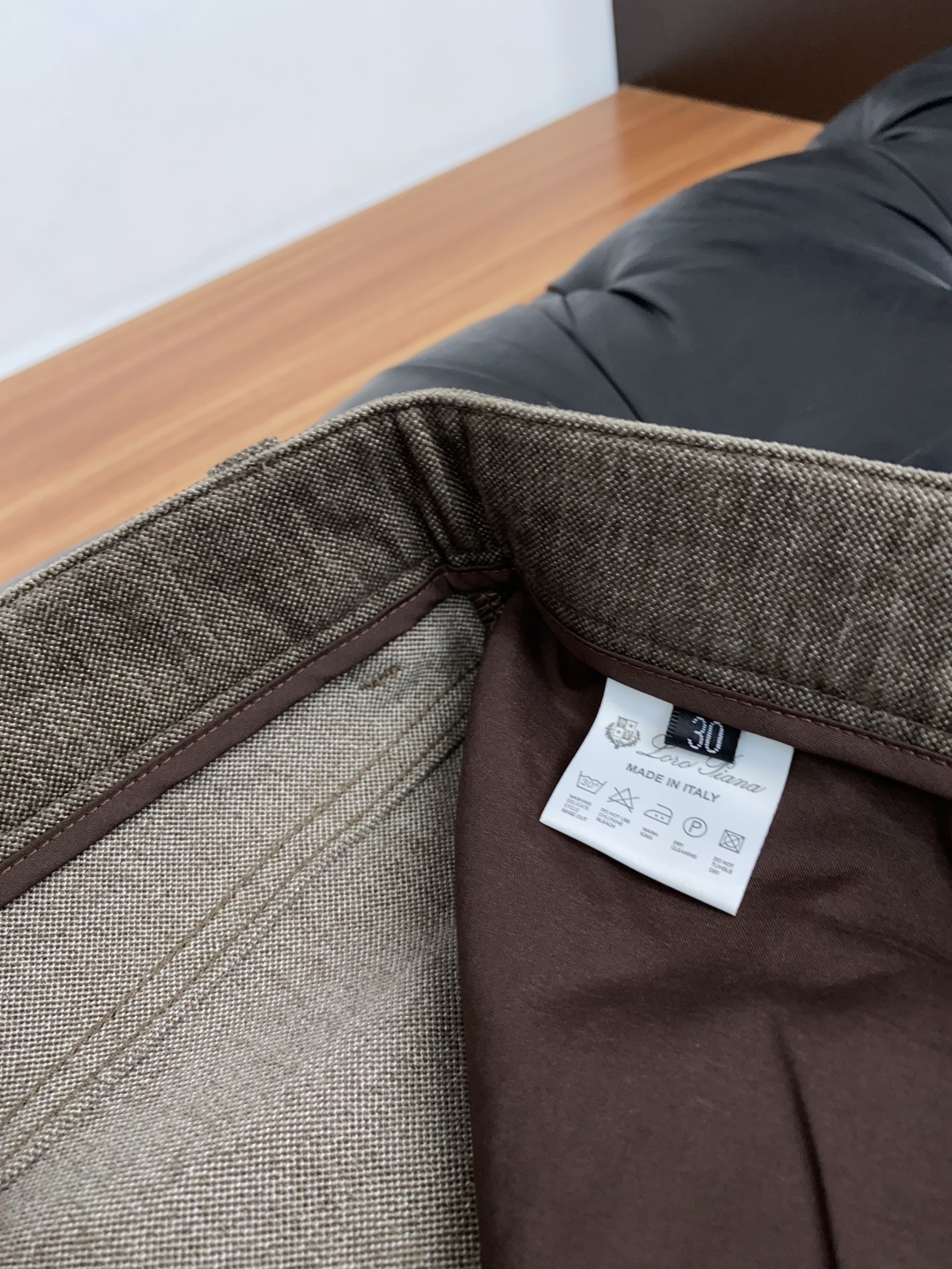 Loro Piana 诺悠翩雅 2026新款休闲西裤！意大利高端品牌 官网同步发售进口定制高端定制面料，触感柔软透气 三