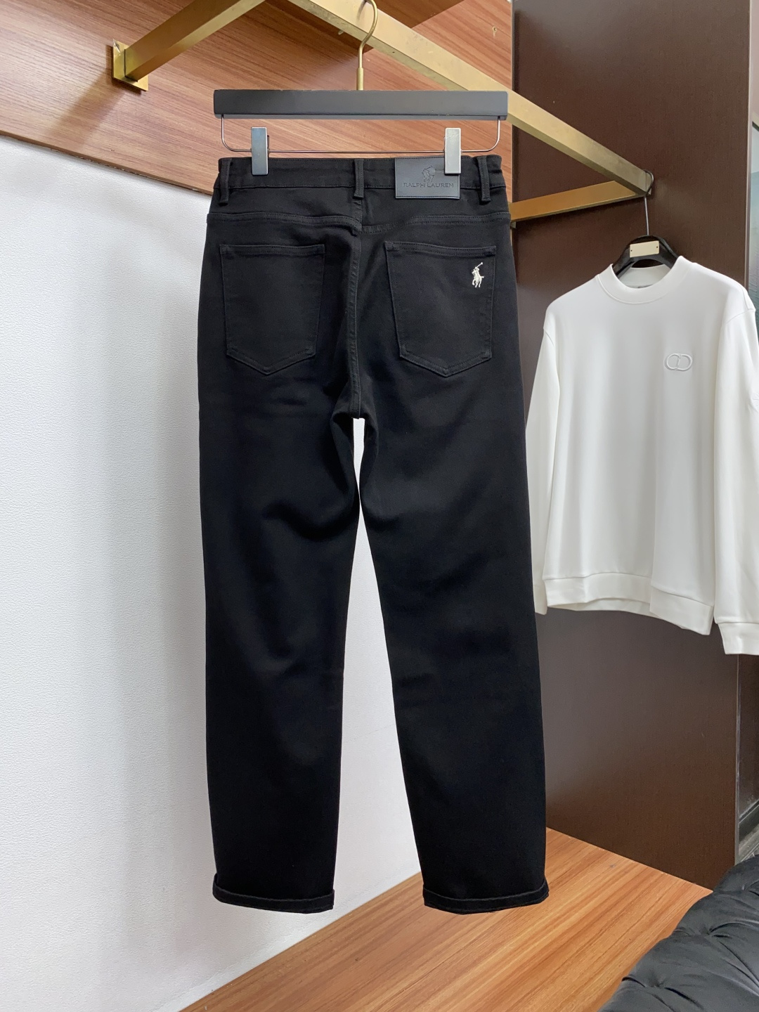 拉夫劳伦 29-38 最新款修身牛仔裤 秋冬最新款上身版型无敌正！ 绝对可以闭眼收的一款 此款裤子非常百搭，日常上班 户