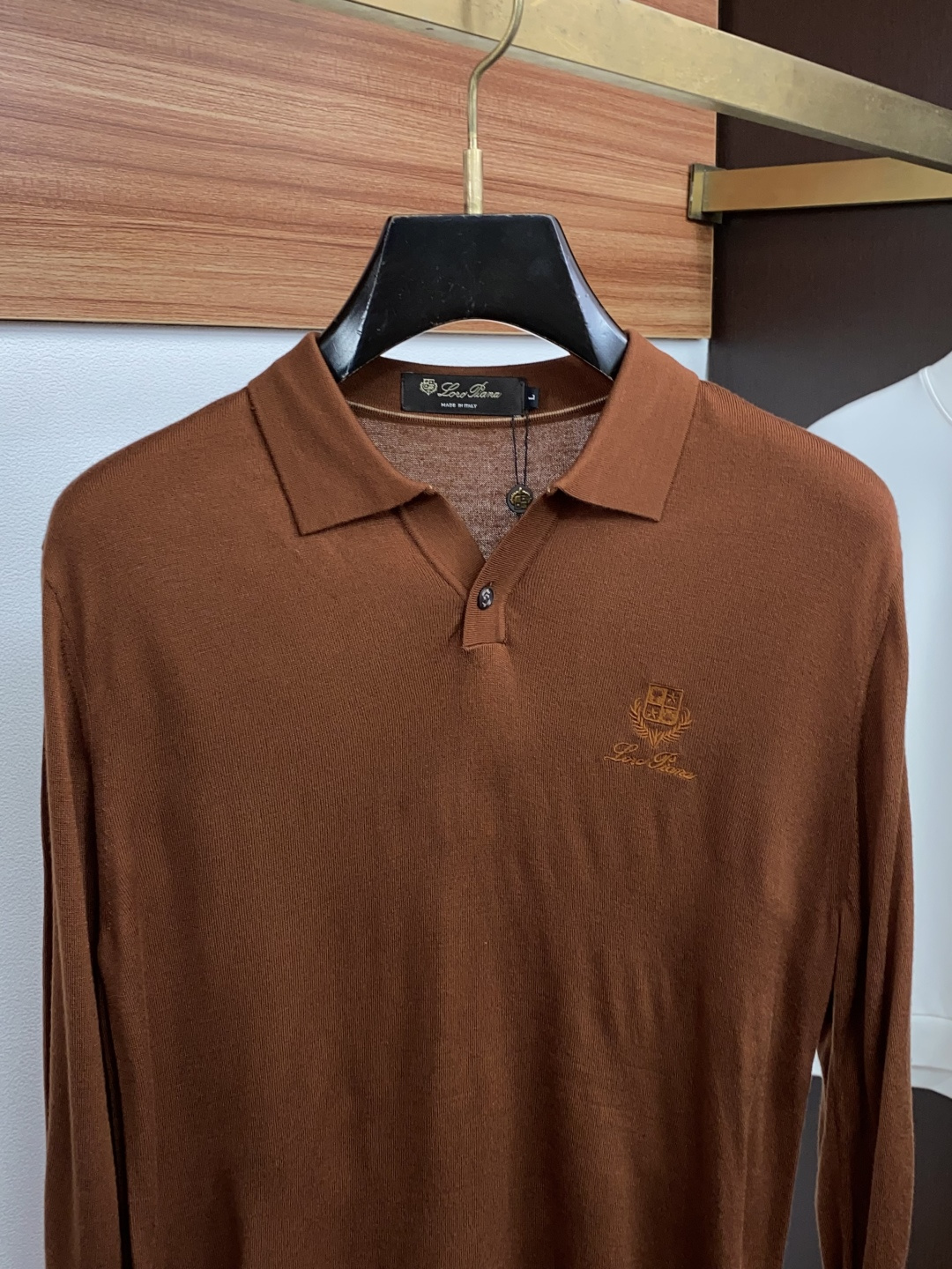 Loro Piana 诺悠翩雅 秋冬新款针织羊毛衫长袖毛衣 最新时尚潮流效果,时尚新韵味,元素及现代潮流的高街风格融合一 Loro Piana 诺悠翩雅 秋冬新款针织羊毛衫长袖毛衣 最新时尚潮流效果,时尚新韵味,元素及现代潮流的高街风格融合一