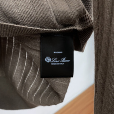 Loro Piana 诺悠翩雅 秋冬新款针织羊毛衫长袖毛衣 最新时尚潮流效果,时尚新韵味,元素及现代潮流的高街风格融合一 Loro Piana 诺悠翩雅 秋冬新款针织羊毛衫长袖毛衣 最新时尚潮流效果,时尚新韵味,元素及现代潮流的高街风格融合一