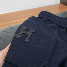 爱马仕 26秋冬新品 原单男士羊毛休闲裤 弹力面料每季必出的类型,无需质疑的热卖王牌单品,符合四季最佳的搭配色号 整体的 爱马仕 26秋冬新品 原单男士羊毛休闲裤 弹力面料每季必出的类型,无需质疑的热卖王牌单品,符合四季最佳的搭配色号 整体的
