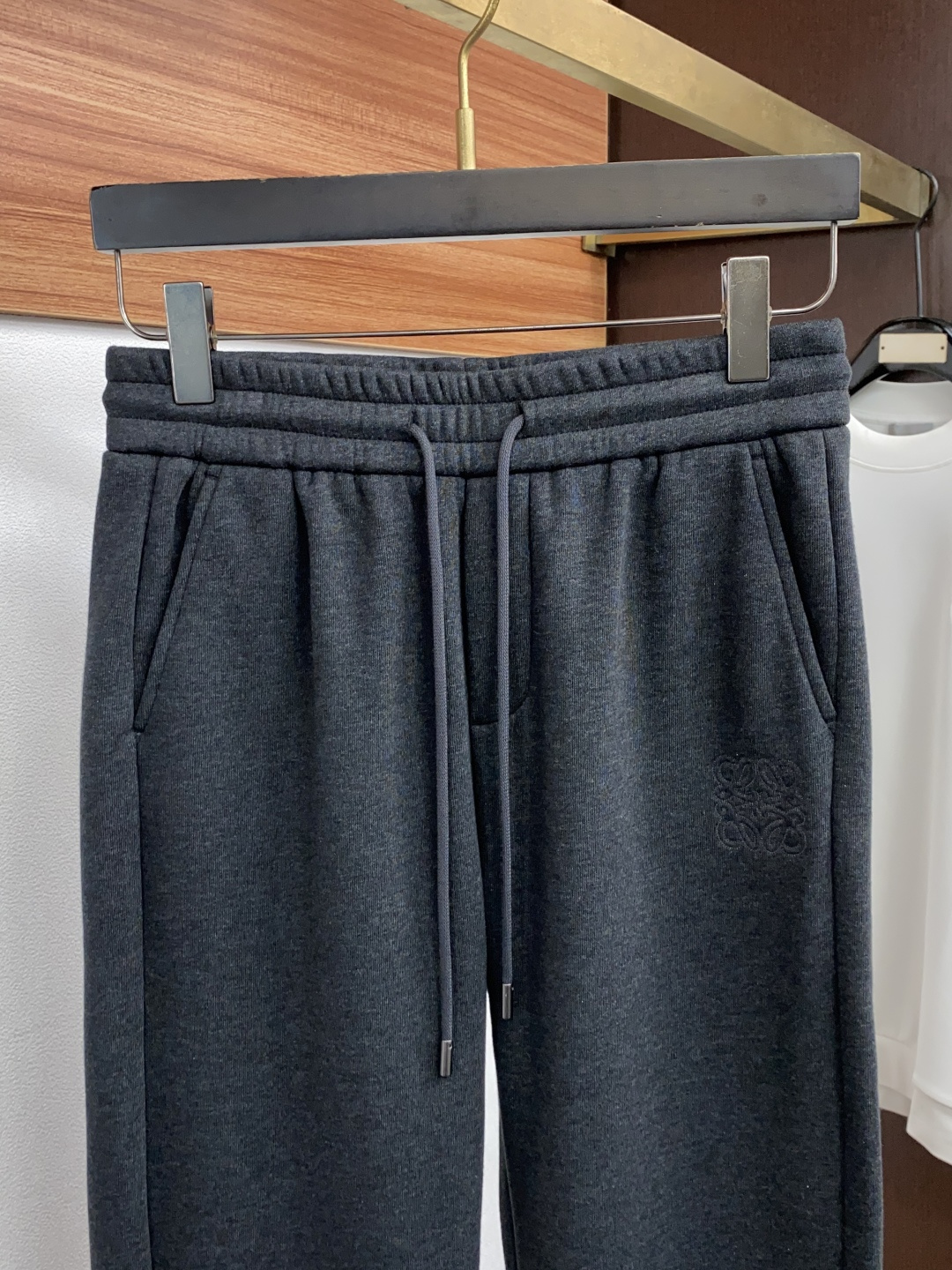 罗意威 26秋冬新品 原单男士加厚加绒休闲裤 弹力面料每季必出的类型，无需质疑的热卖王牌单品，符合四季最佳的搭配色号 整