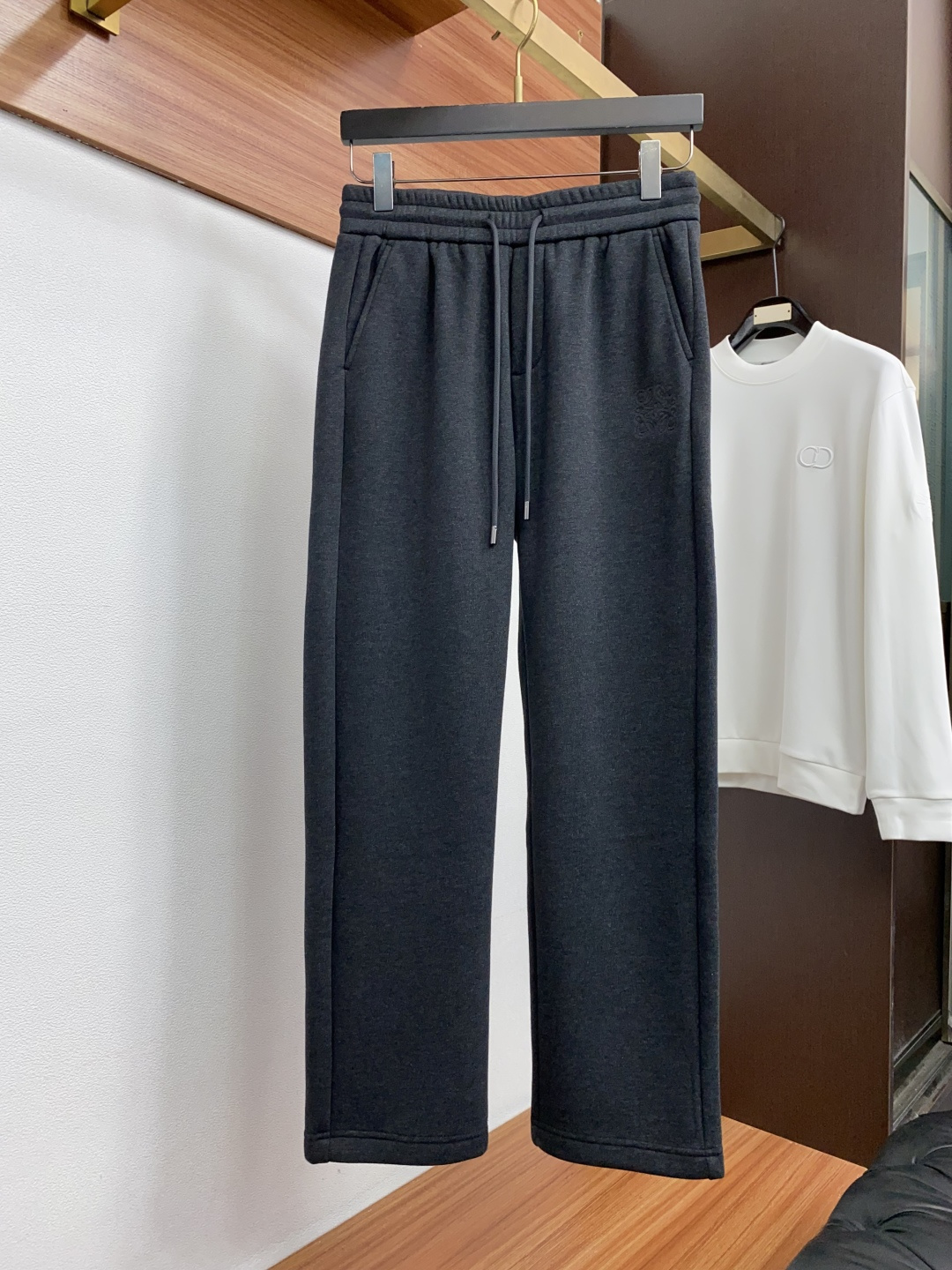 罗意威 26秋冬新品 原单男士加厚加绒休闲裤 弹力面料每季必出的类型，无需质疑的热卖王牌单品，符合四季最佳的搭配色号 整