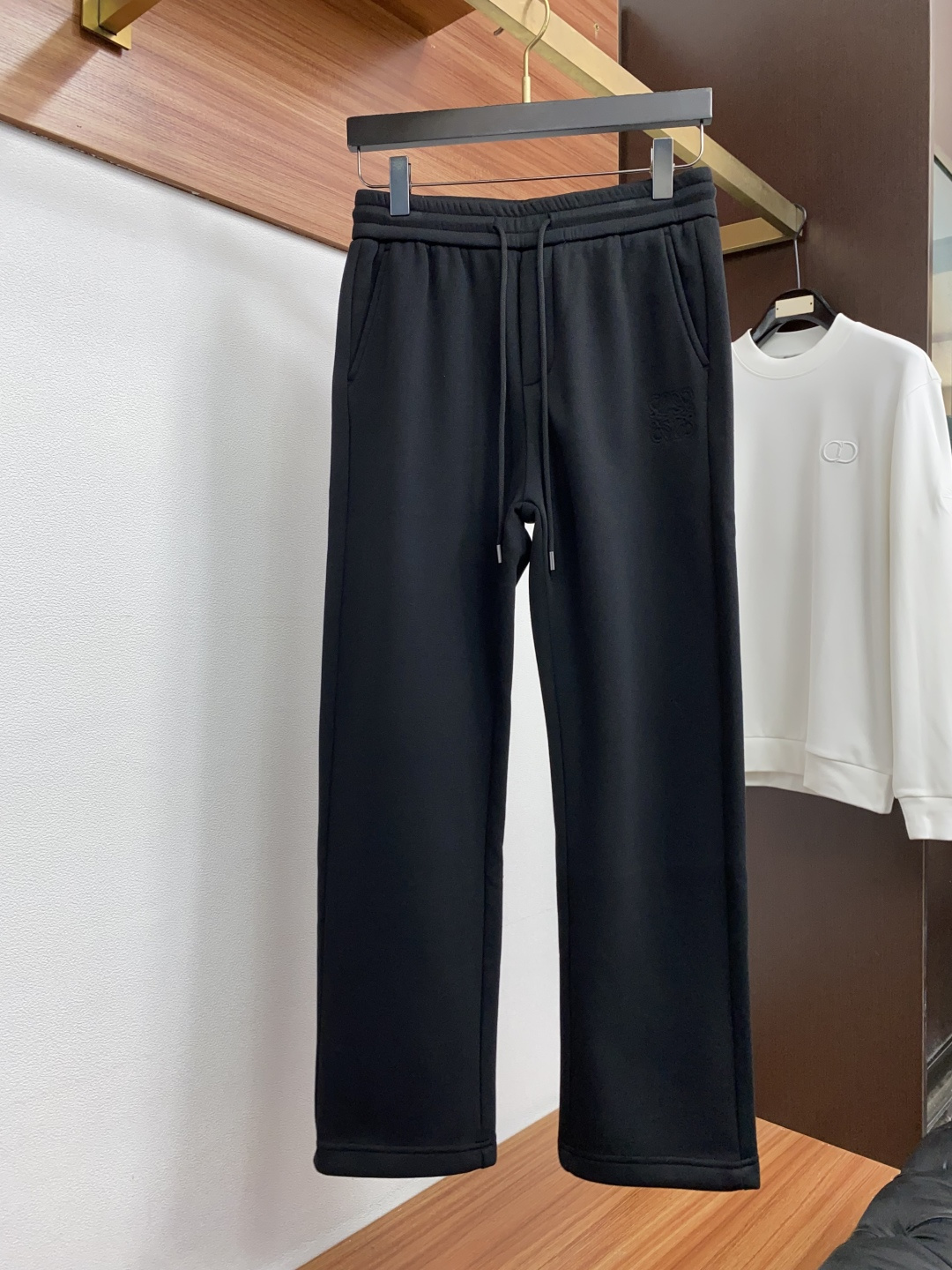 罗意威 26秋冬新品 原单男士加厚加绒 休闲裤 弹力面料每季必出的类型，无需质疑的热卖王牌单品，符合四季最佳的搭配色号 