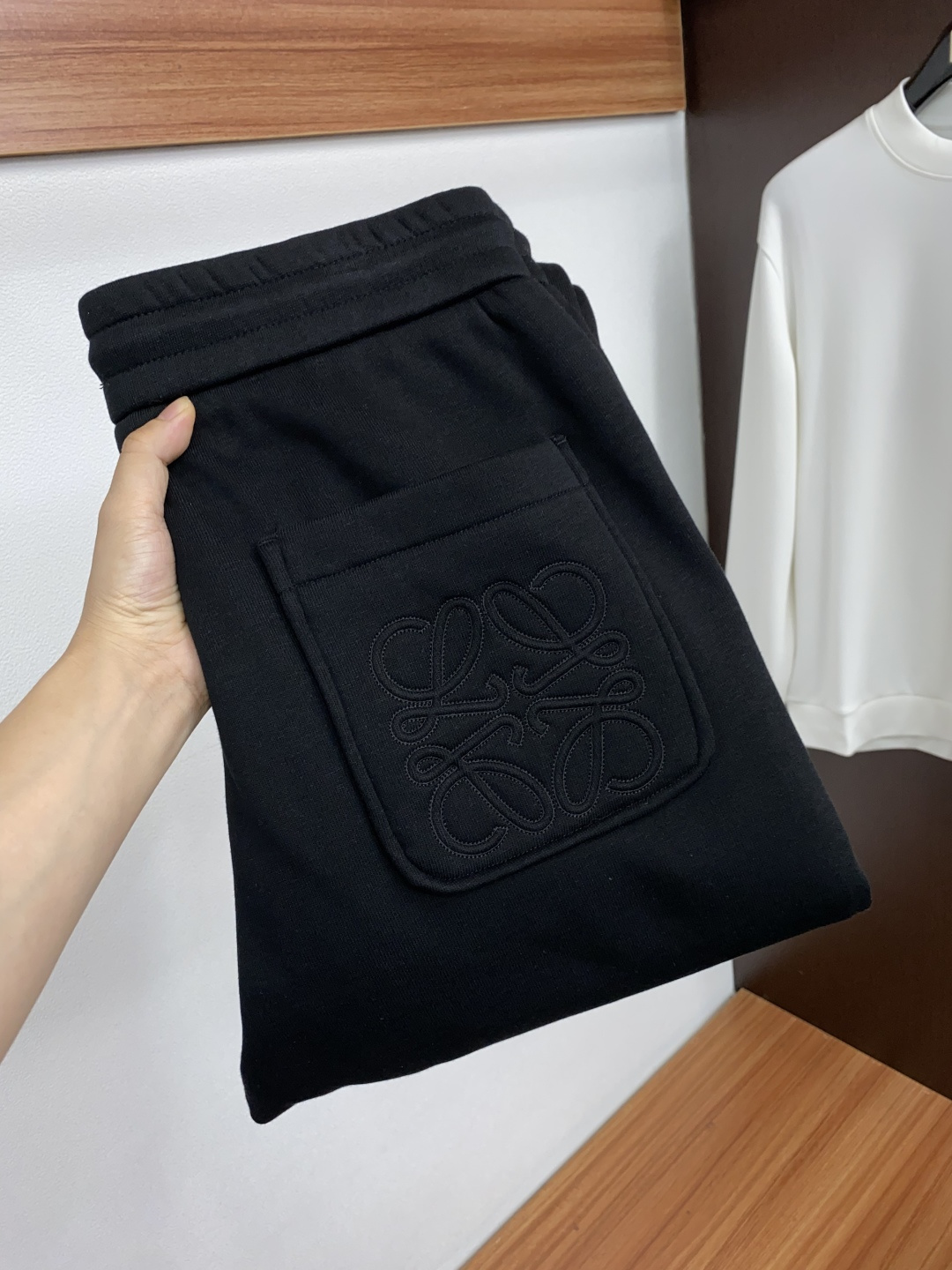 罗意威 26秋冬新品 原单男士加厚加绒 休闲裤 弹力面料每季必出的类型，无需质疑的热卖王牌单品，符合四季最佳的搭配色号 