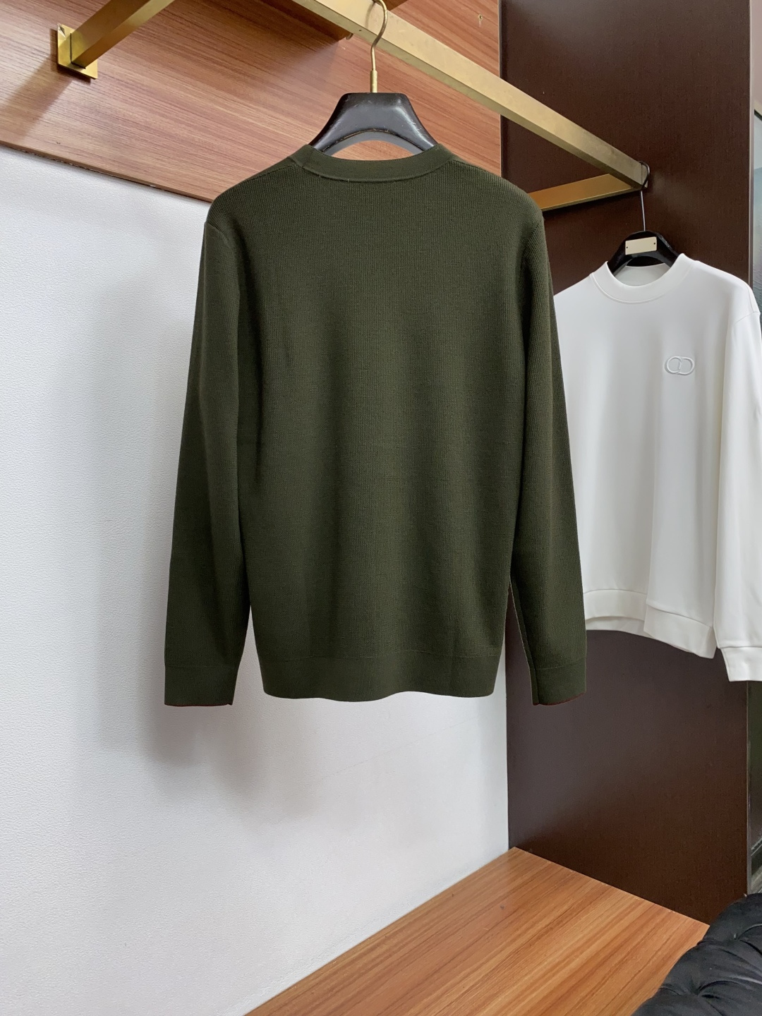 Loro Piana 诺悠翩雅 秋冬高品质 绵羊毛针织圆领长袖毛衣 精品棉羊毛毛衣 男款高端定制臻品系列 隶属品牌高端主 Loro Piana 诺悠翩雅 秋冬高品质 绵羊毛针织圆领长袖毛衣 精品棉羊毛毛衣 男款高端定制臻品系列 隶属品牌高端主