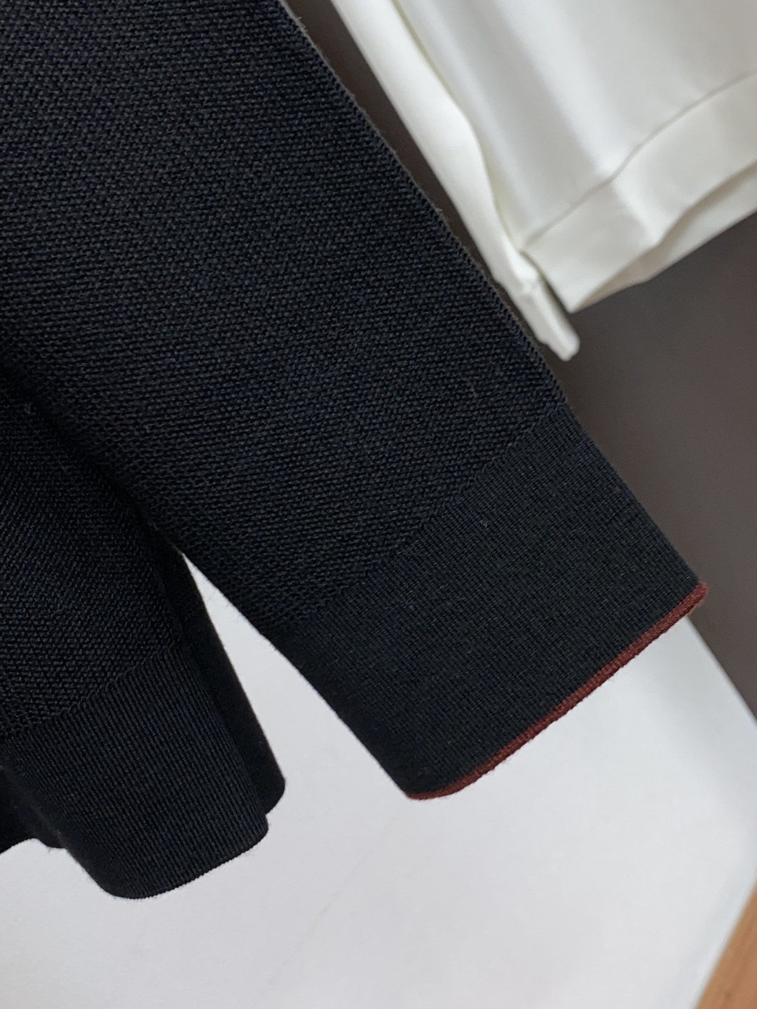 Loro Piana 诺悠翩雅 秋冬高品质 绵羊毛针织圆领长袖毛衣 精品棉羊毛毛衣 男款高端定制臻品系列 隶属品牌高端主 Loro Piana 诺悠翩雅 秋冬高品质 绵羊毛针织圆领长袖毛衣 精品棉羊毛毛衣 男款高端定制臻品系列 隶属品牌高端主