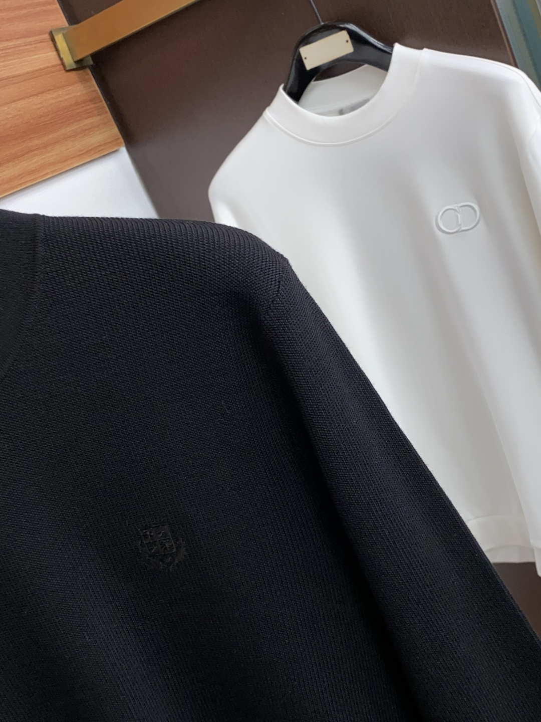 Loro Piana 诺悠翩雅 秋冬高品质 绵羊毛针织圆领长袖毛衣 精品棉羊毛毛衣 男款高端定制臻品系列 隶属品牌高端主 Loro Piana 诺悠翩雅 秋冬高品质 绵羊毛针织圆领长袖毛衣 精品棉羊毛毛衣 男款高端定制臻品系列 隶属品牌高端主