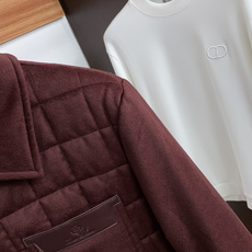 Loro Piana 诺悠翩雅 2026ss秋冬新款发布翻领羽绒服外套,秋冬季爆款外套,新国标95白鸭绒填冲经典设计,穿 Loro Piana 诺悠翩雅 2026ss秋冬新款发布翻领羽绒服外套,秋冬季爆款外套,新国标95白鸭绒填冲经典设计,穿